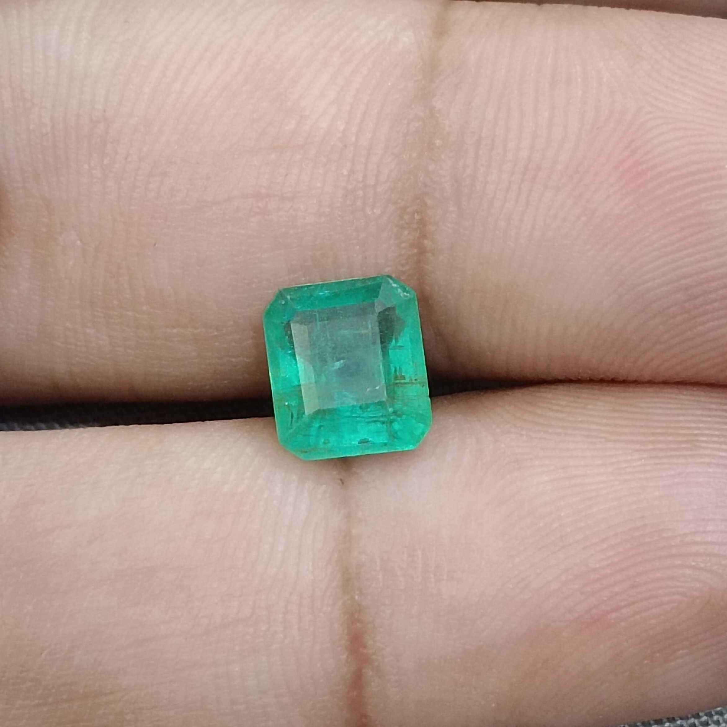 1.73ct panjshir green color octagon emerald gemstone 