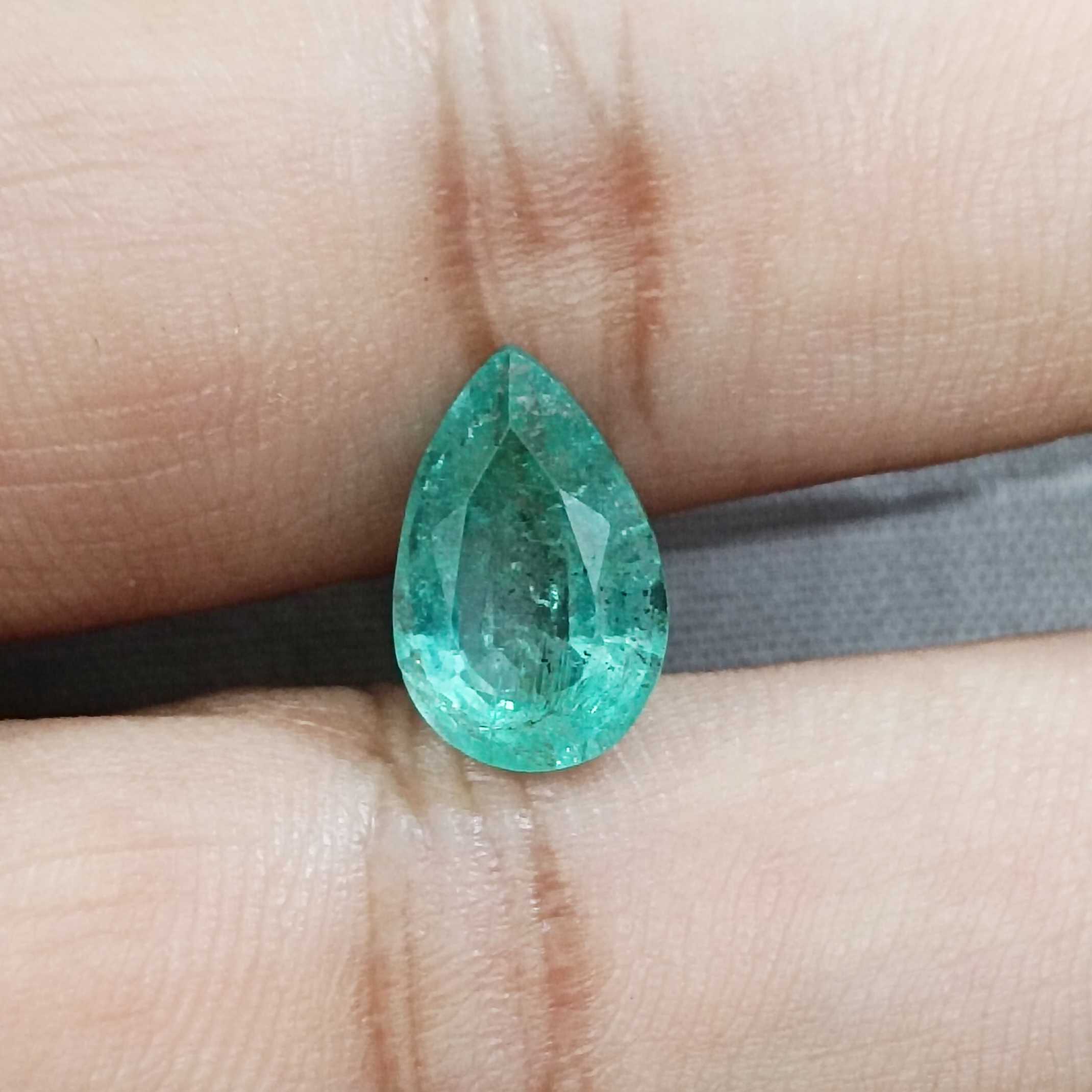 3.19ct pastel green pear shape emerald gemstone 