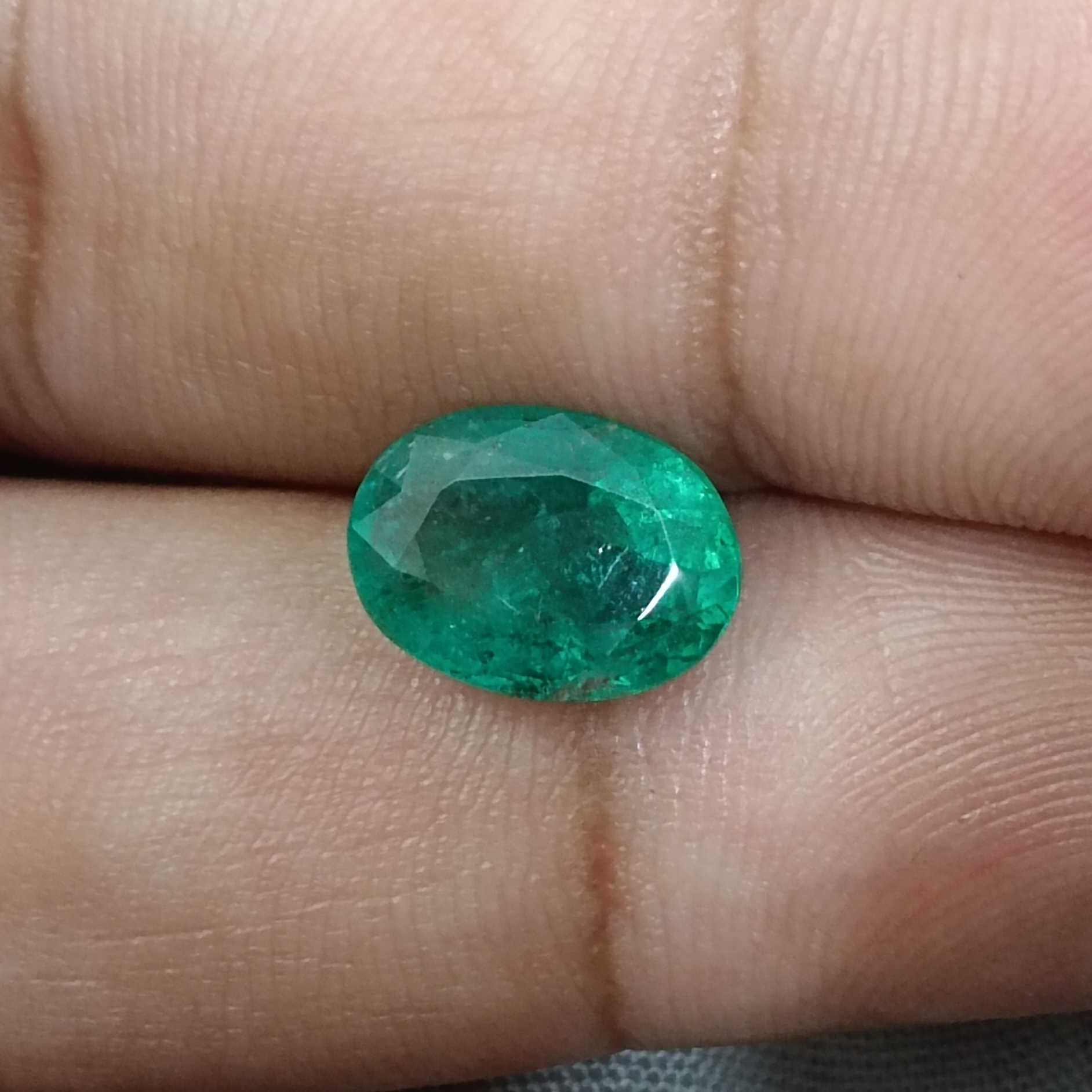 2.67ct medium forest green color oval cut emerald 