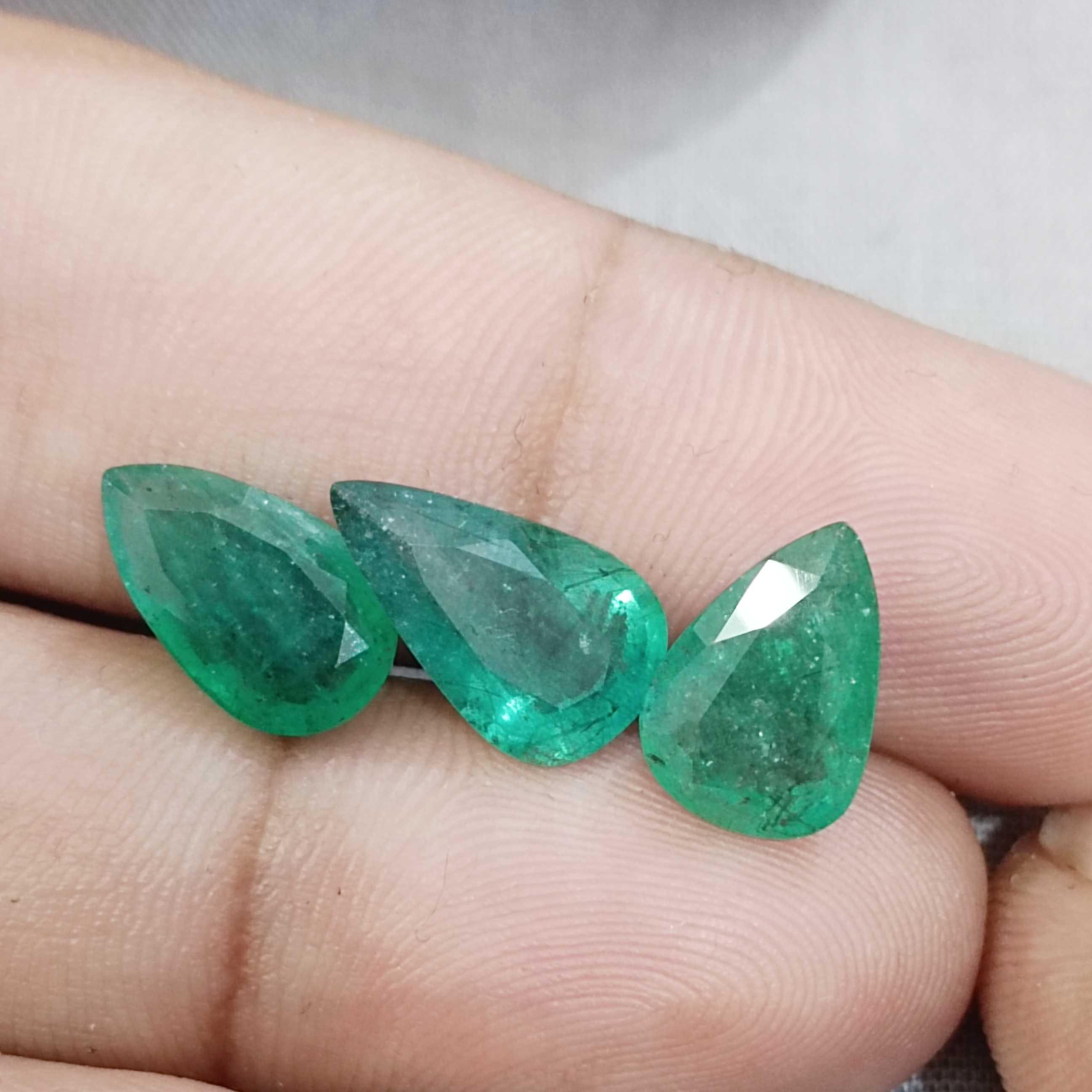 8.64ct natural medium deep green pear shape emerald gem lot