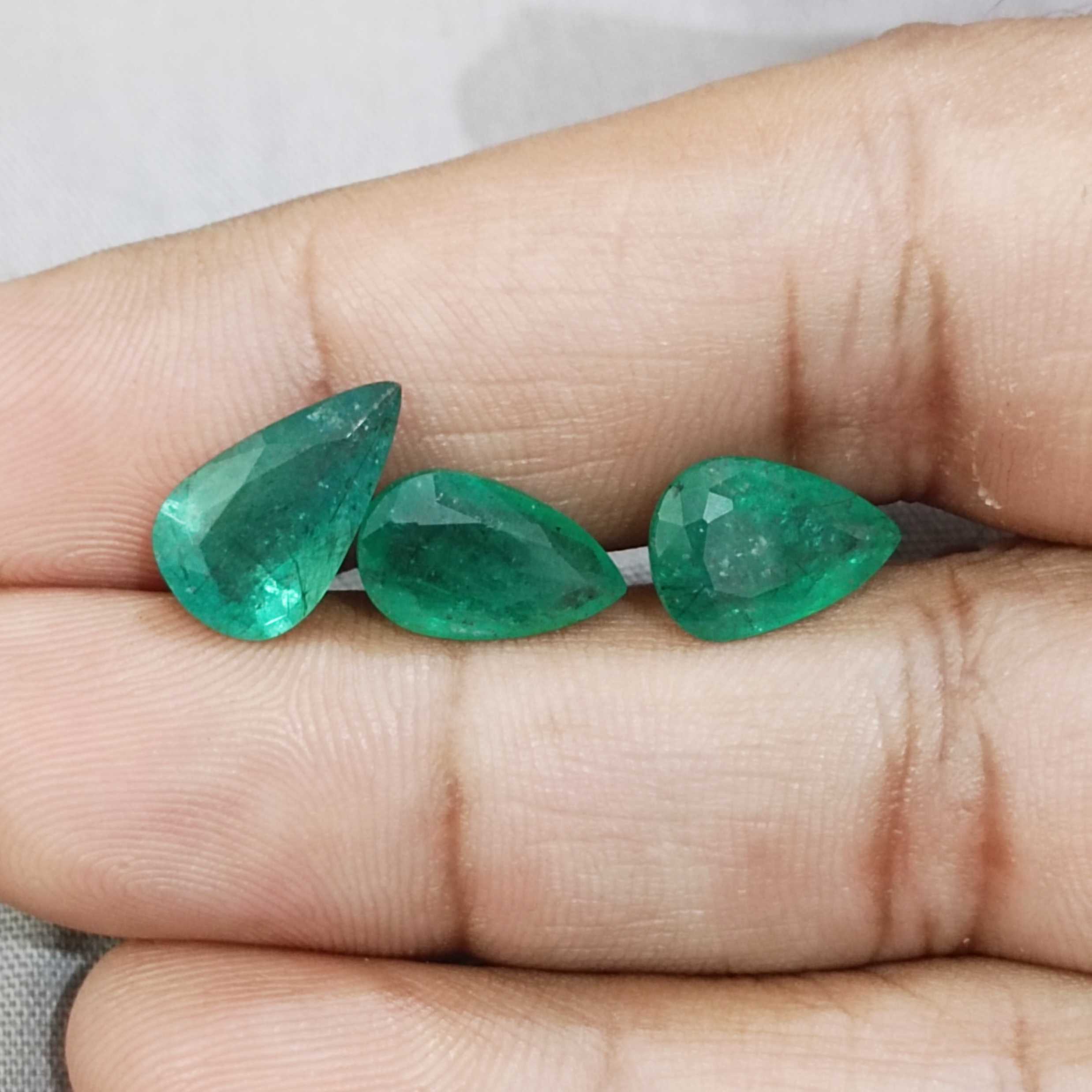 8.64ct natural medium deep green pear shape emerald gem lot