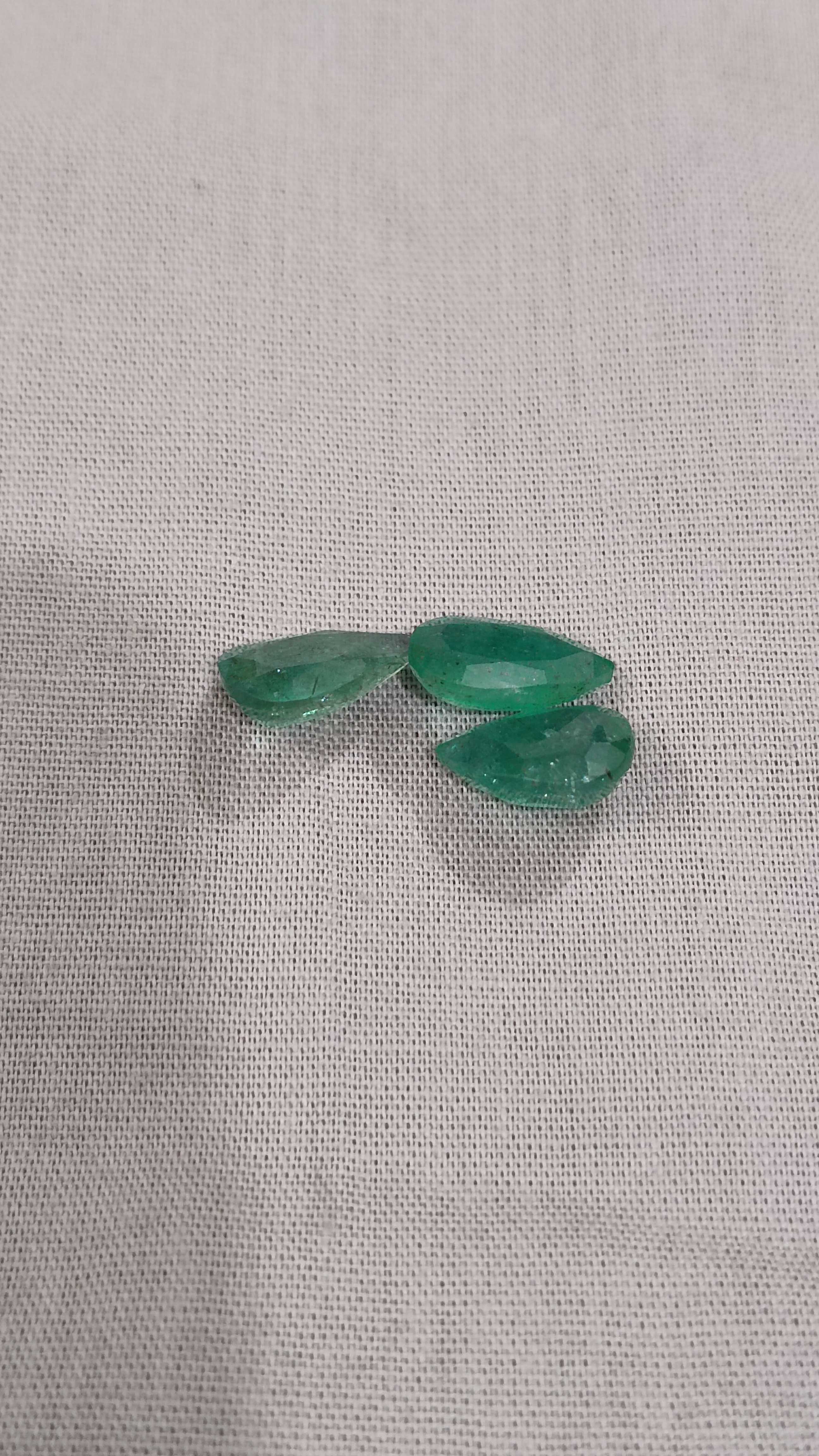 8.64ct natural medium deep green pear shape emerald gem lot