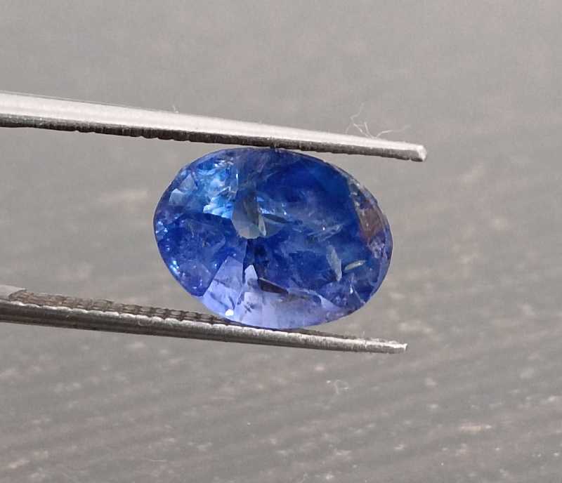 2.98ct IGI certified vivid cornflower blue oval shape sapphire gem H