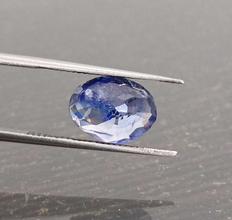 2.98ct IGI certified vivid cornflower blue oval shape sapphire gem H