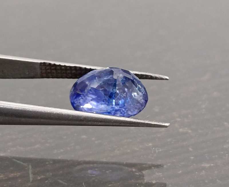 2.98ct IGI certified vivid cornflower blue oval shape sapphire gem H