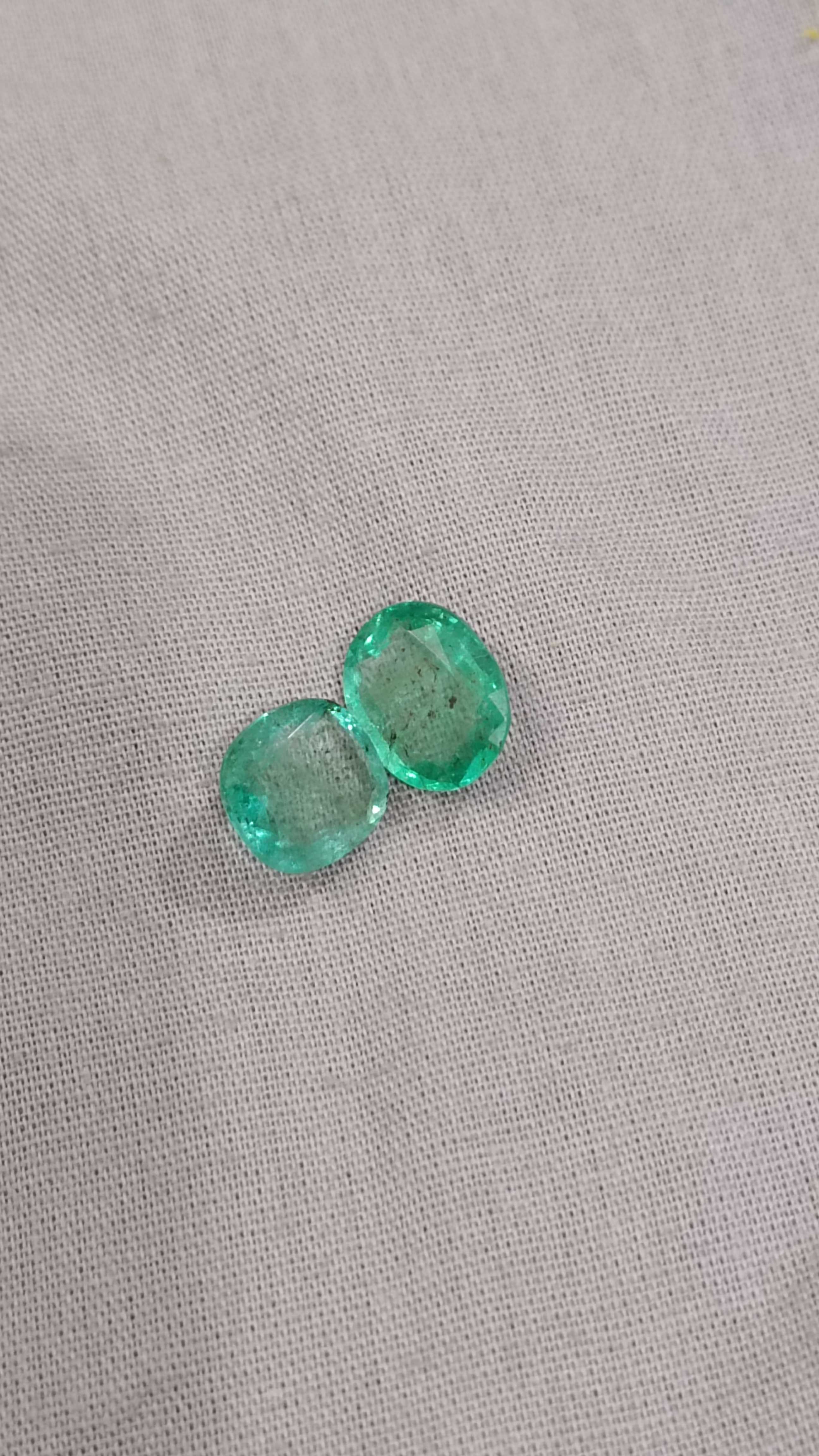 6.71ct 2pcs pastel color pastel green emeralds