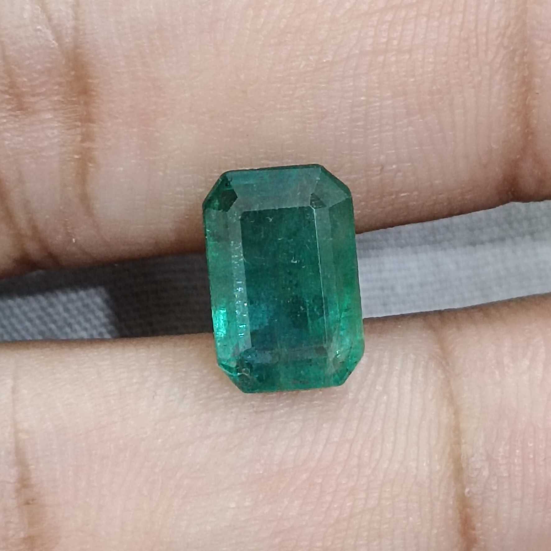 3.22ct deep medium green Zambian emerald gemstone 