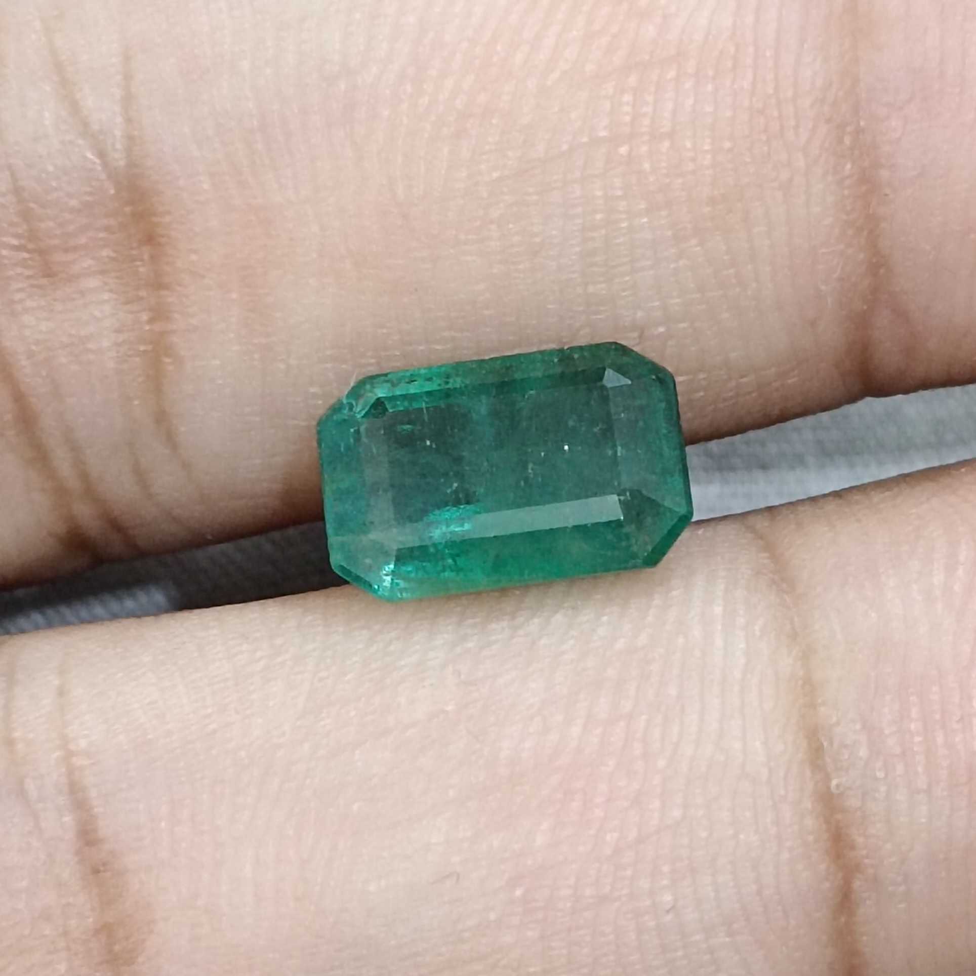 3.22ct deep medium green Zambian emerald gemstone 