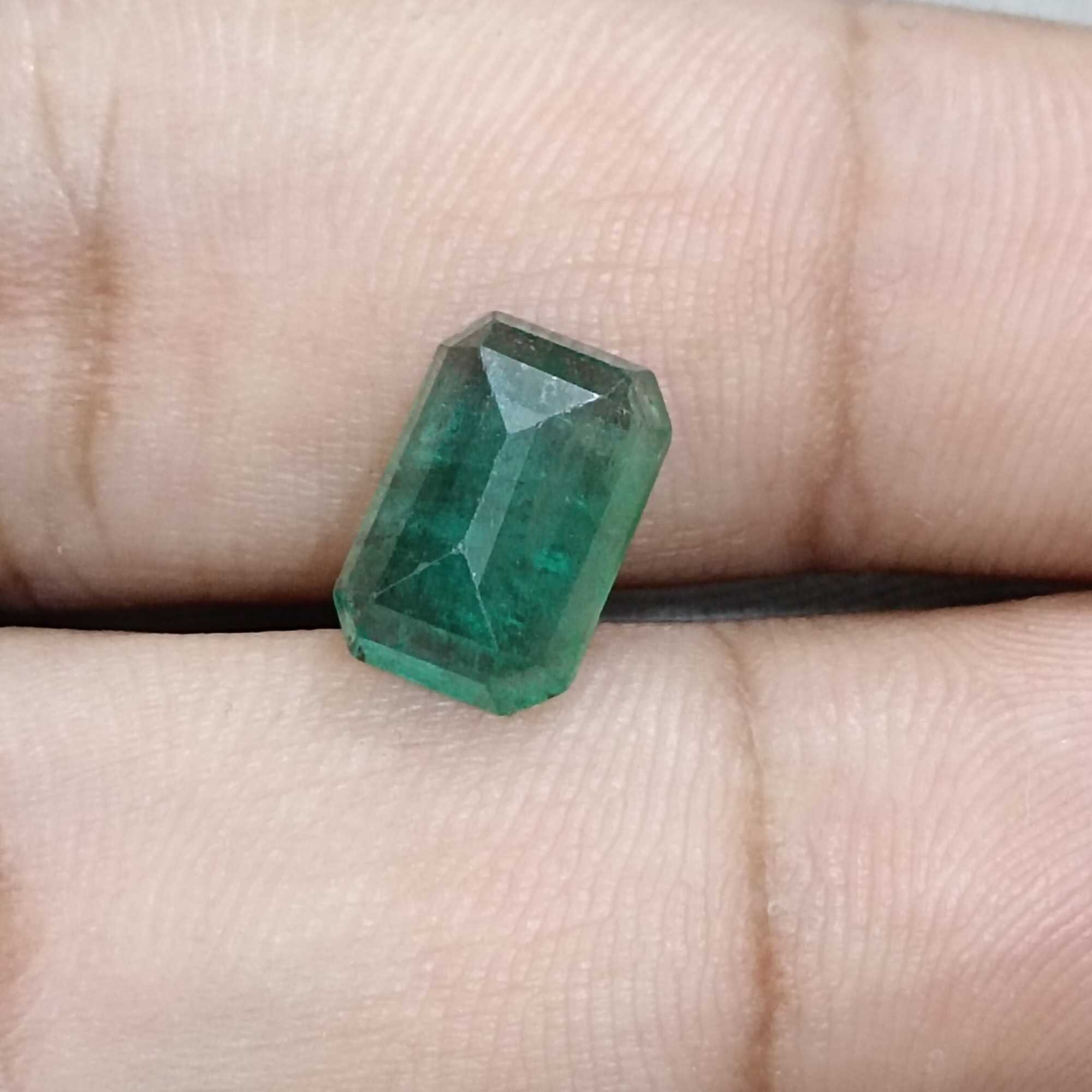 3.22ct deep medium green Zambian emerald gemstone 