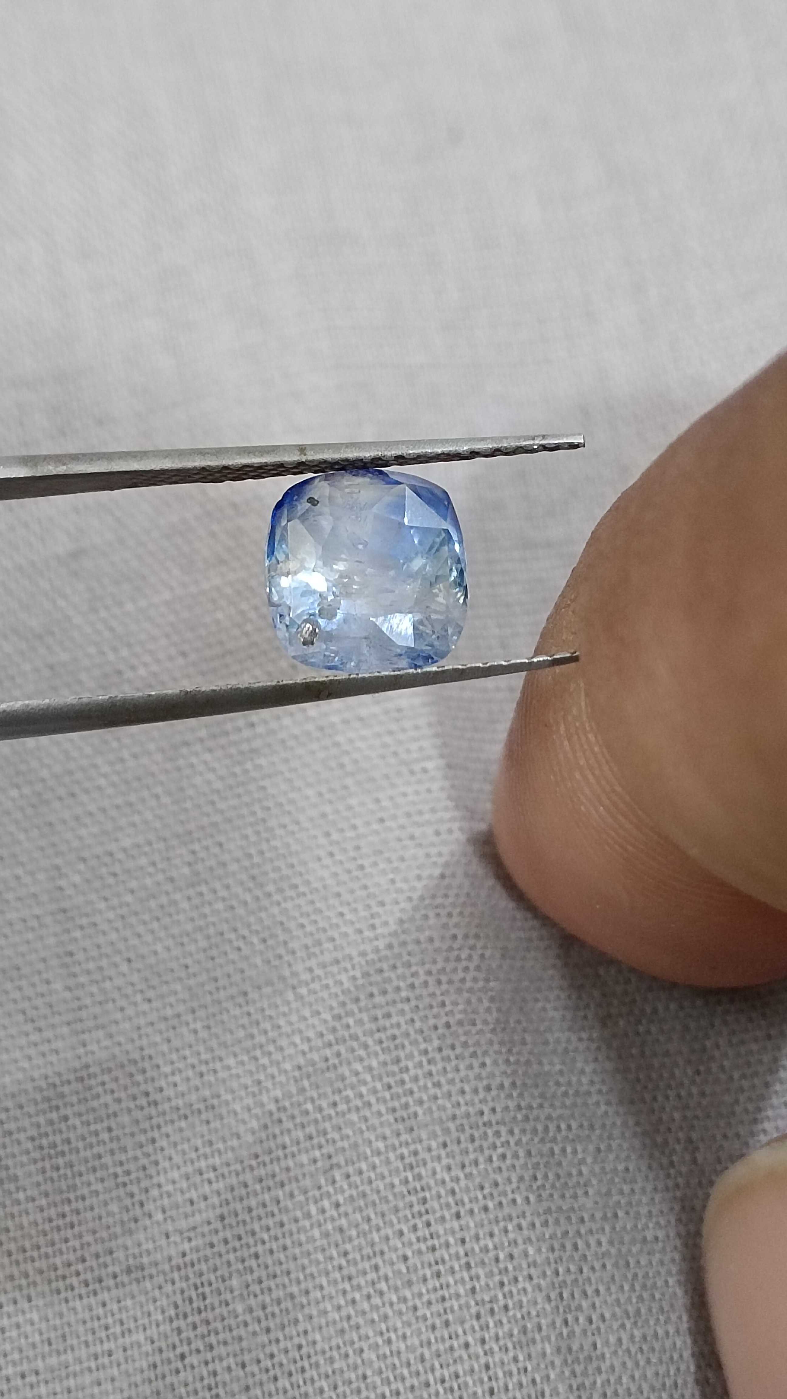 3.59ct Ceylone origin unheated blue sapphire gemstone