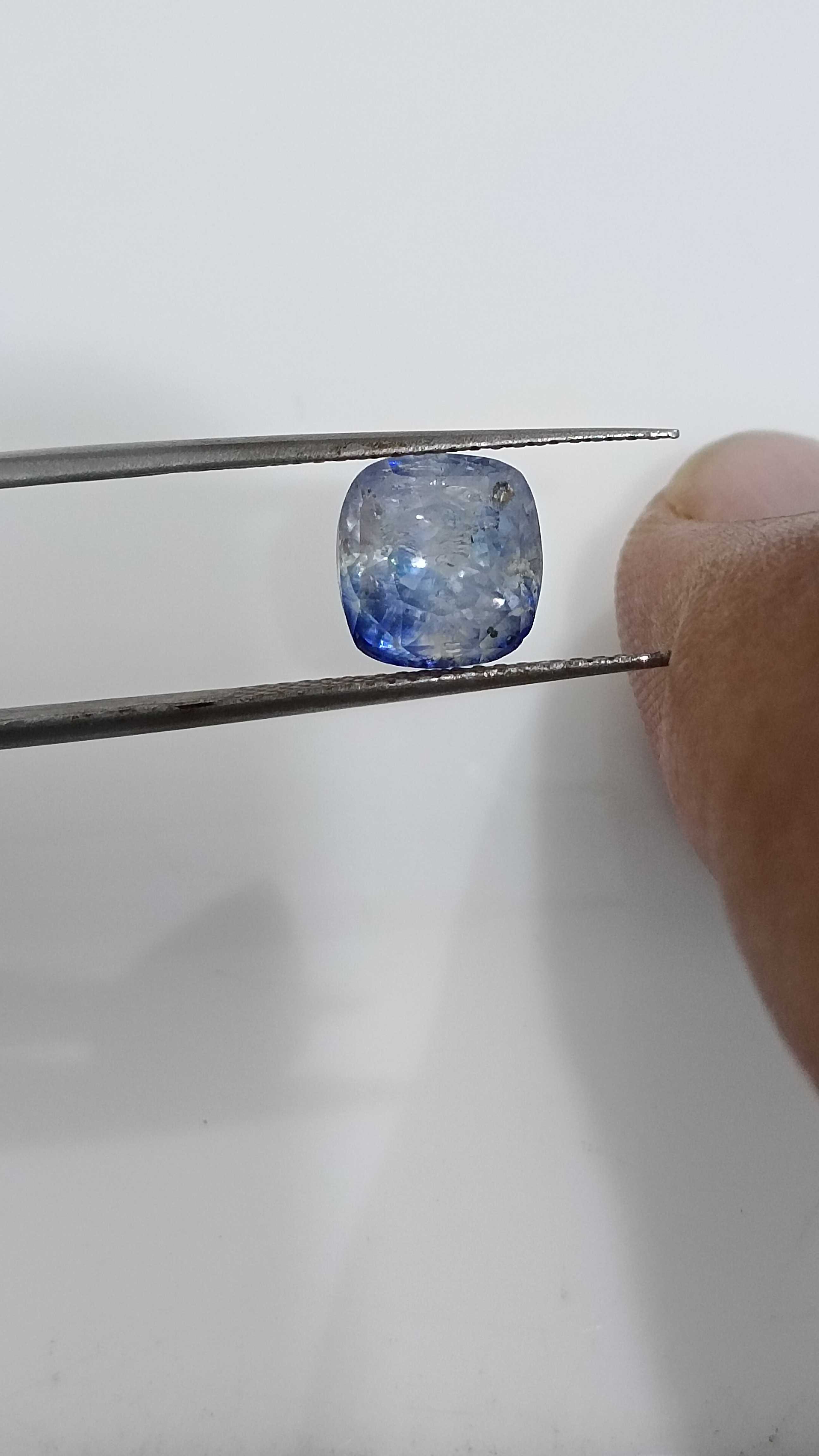 3.59ct Ceylone origin unheated blue sapphire gemstone