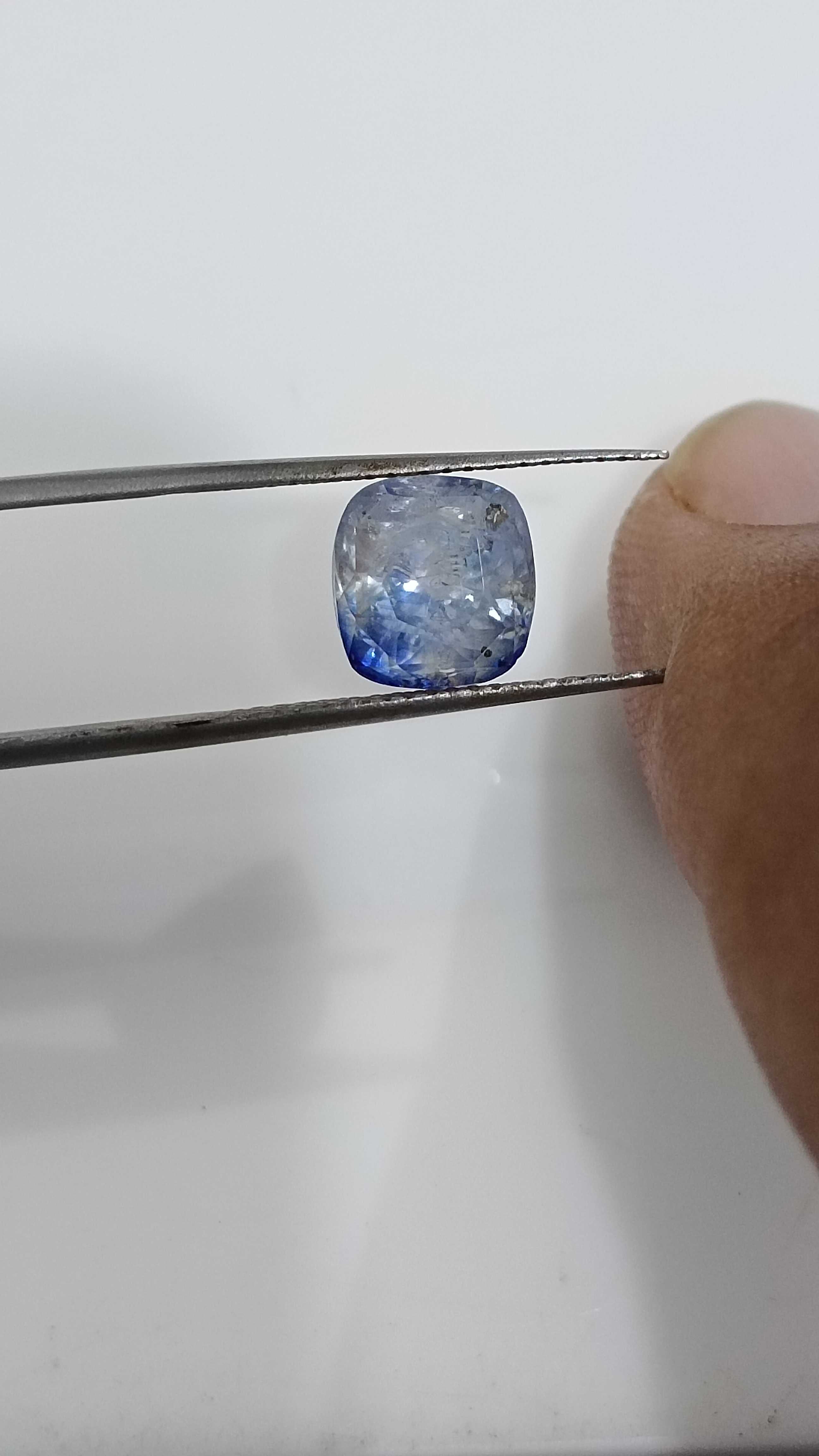 3.59ct Ceylone origin unheated blue sapphire gemstone