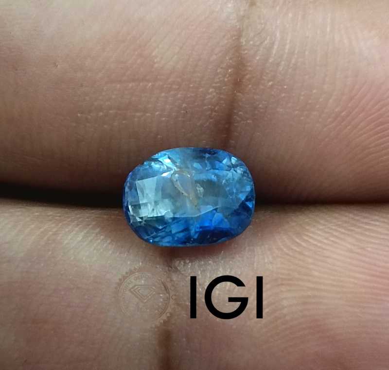 3.37ct IGI certified unheated bright blue sapphire grmstone 