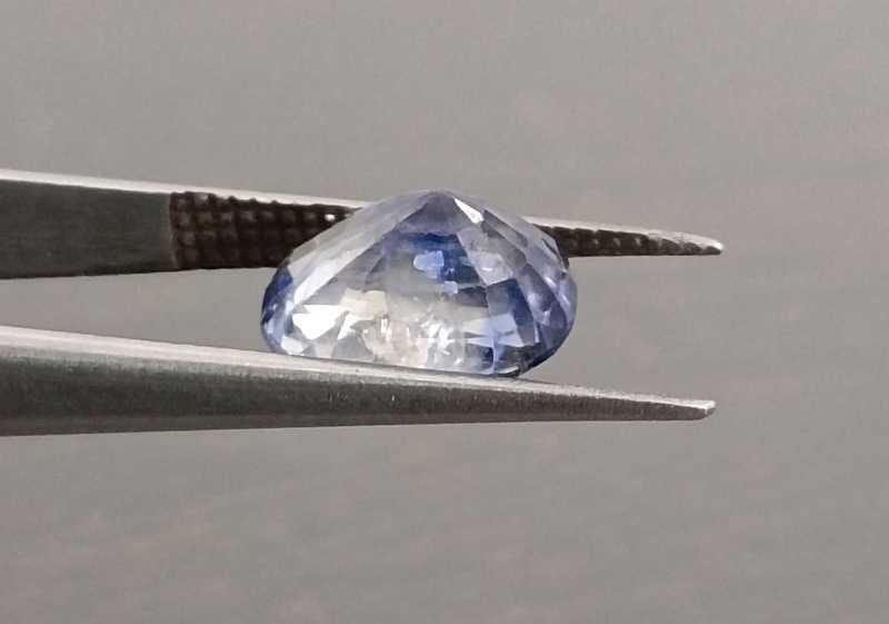 3.37ct IGI certified unheated bright blue sapphire grmstone 