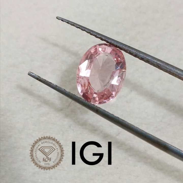 1.51ct IGI certified oval cut unheated padparadscha sapphire gemstone /