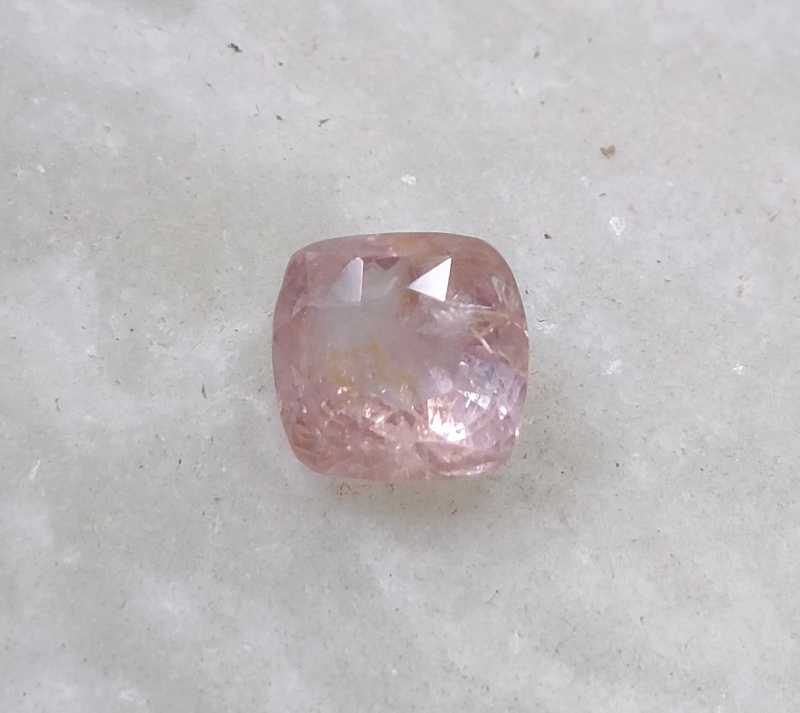 4.66ct IGI certified natural unheated padparadscha sapphire gemstone 