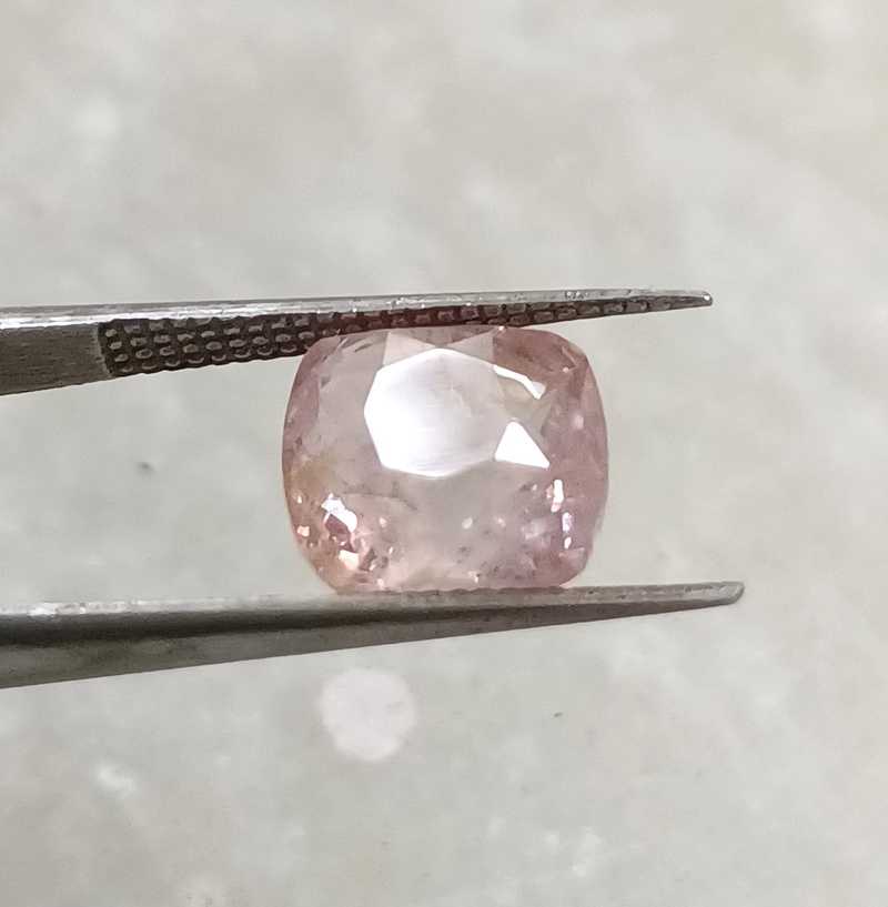 4.66ct IGI certified natural unheated padparadscha sapphire gemstone 