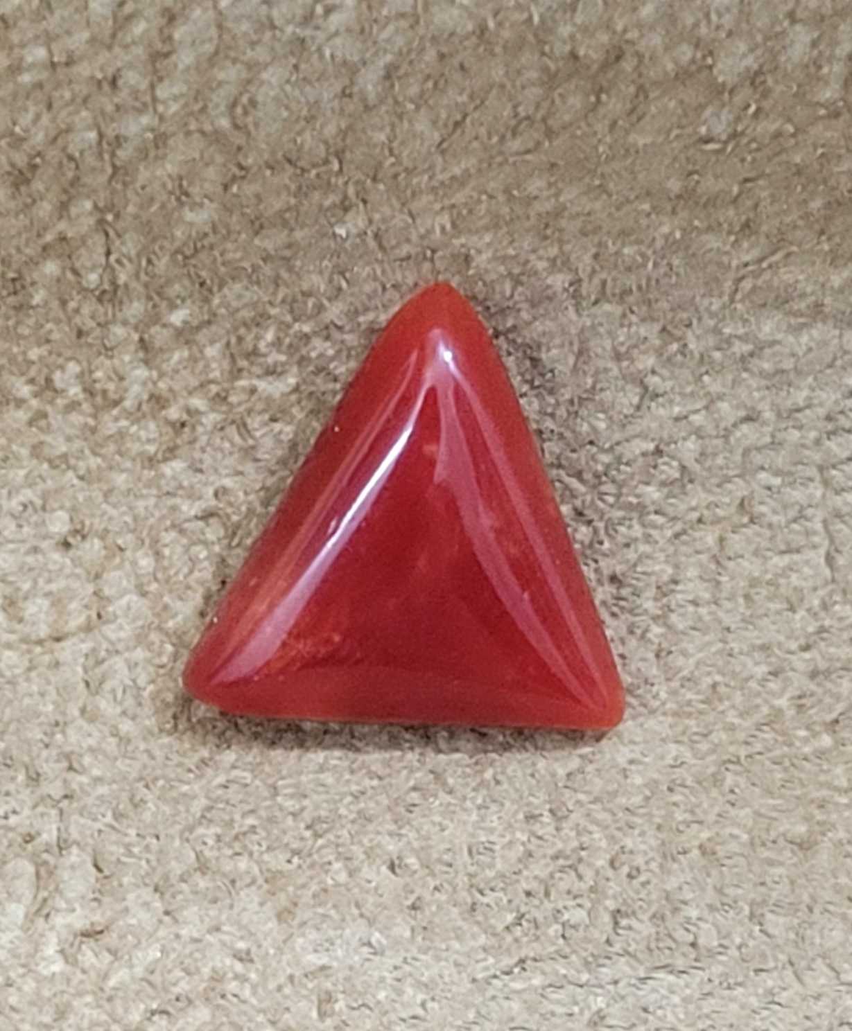 3.99ct (4.34 ratti) natural red triangle shape coral gemstone 