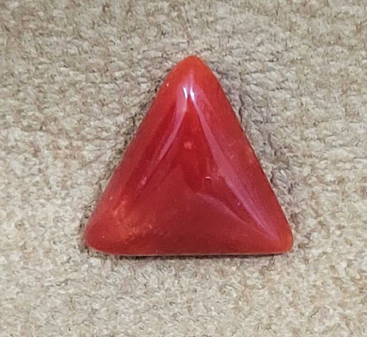 3.99ct (4.34 ratti) natural red triangle shape coral gemstone 