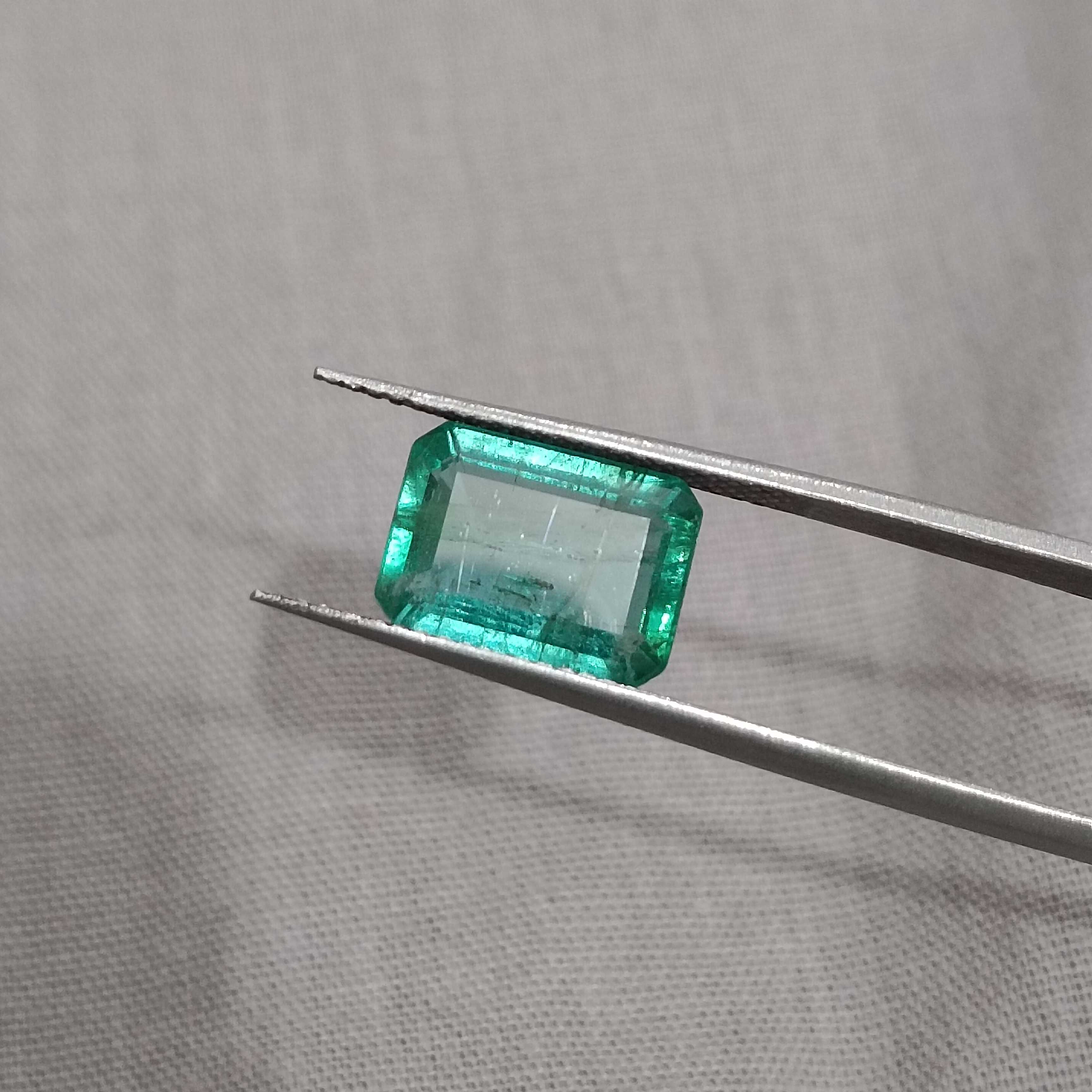 3.05ct GSI certified medium light graas green octagon emerald gemstone 