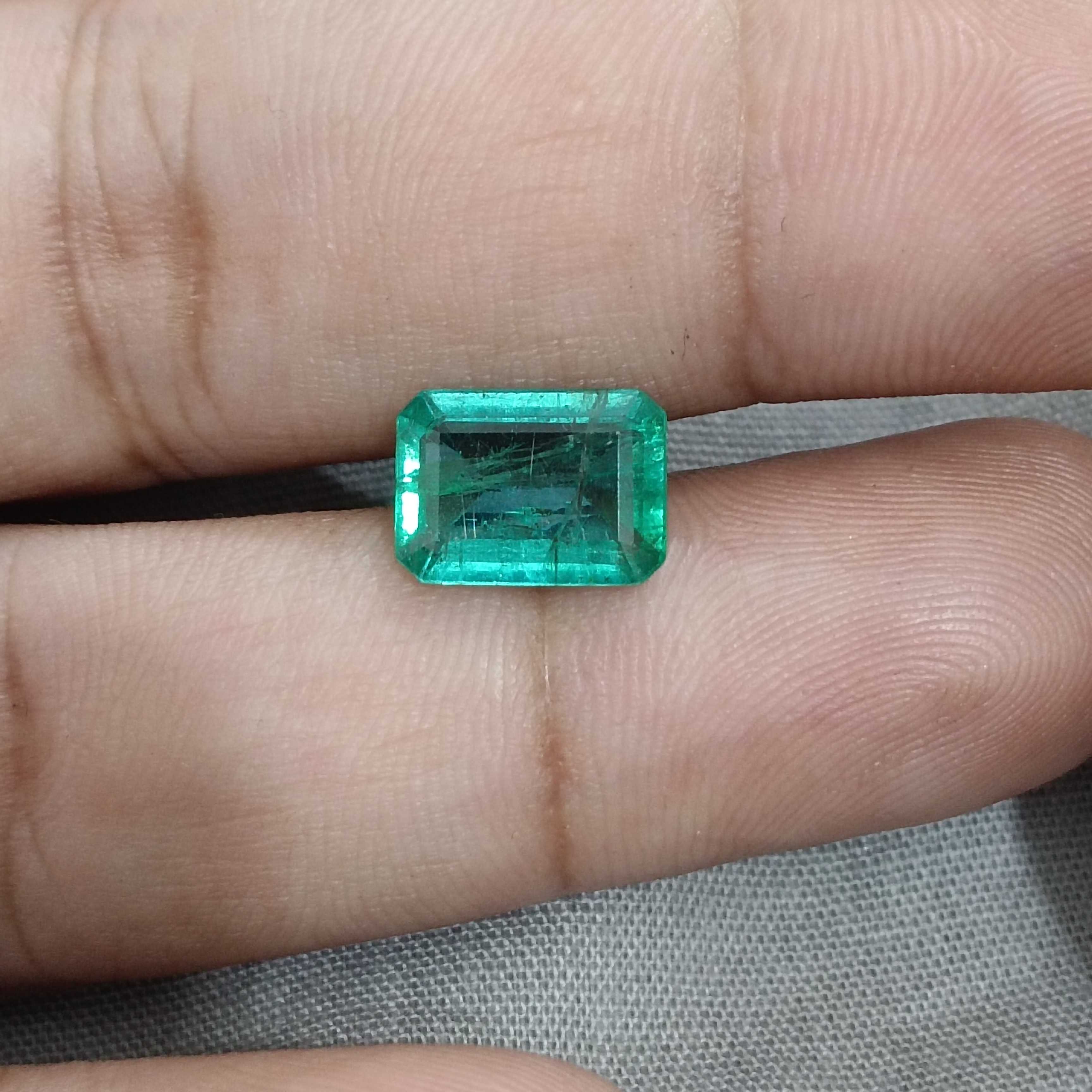 3.05ct GSI certified medium light graas green octagon emerald gemstone 