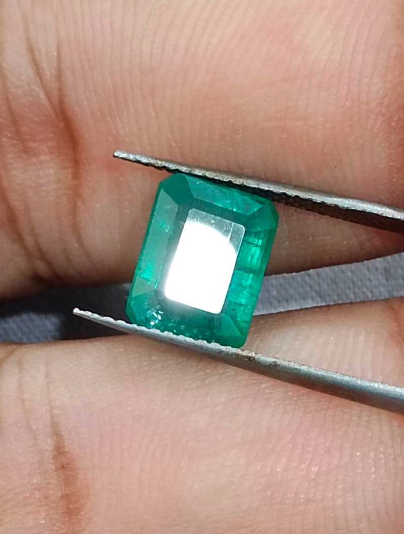 3.74ct medium green color emerald cut emerald stone