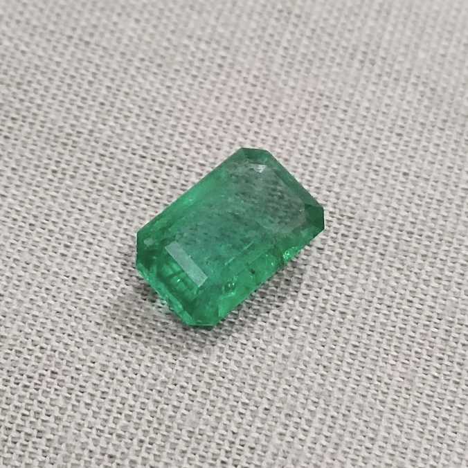 1.87ct GSI certified medium green octagon cut emerald /