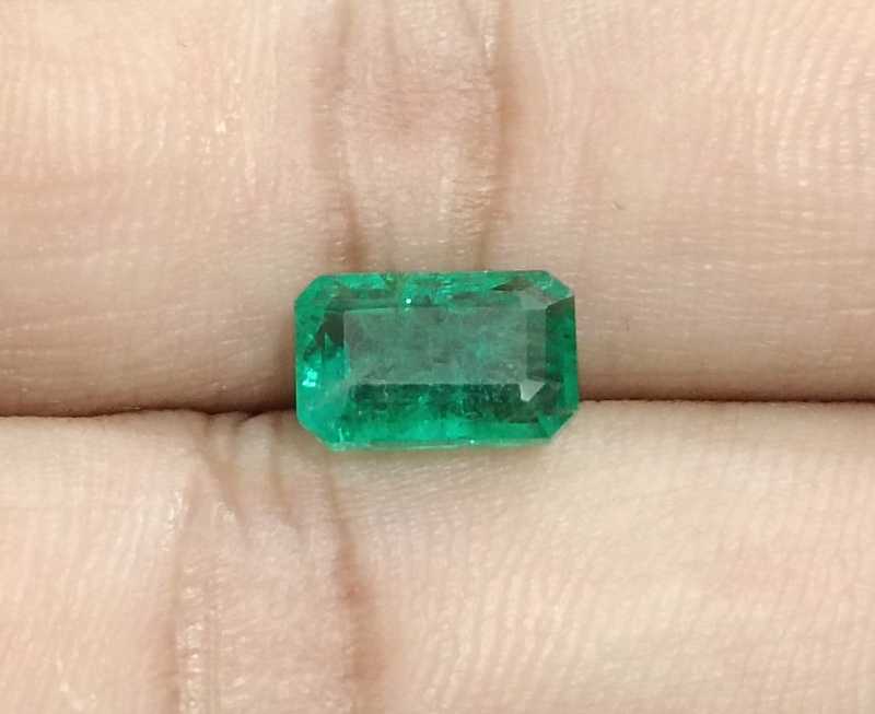 1.87ct GSI certified medium green octagon cut emerald 