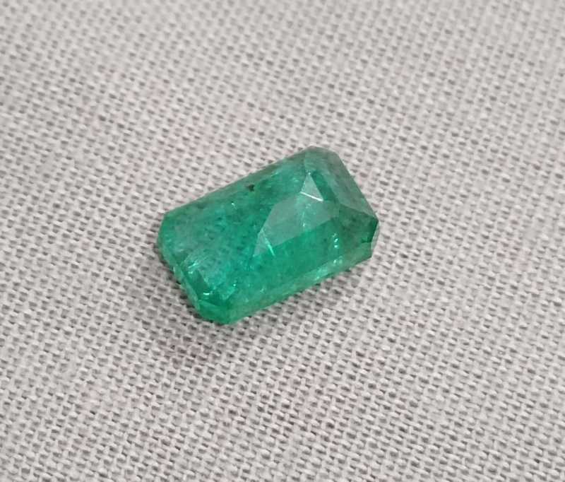 1.87ct GSI certified medium green octagon cut emerald 