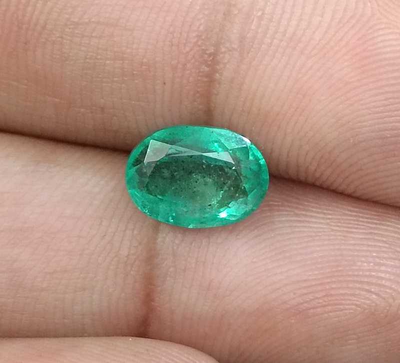 2.67ct GSI certified bright medium green oval cut emerald gemstone 