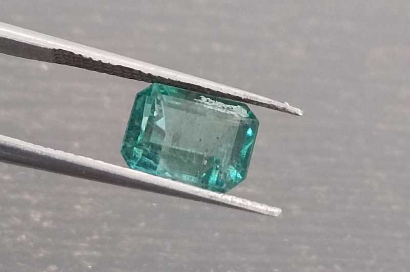 2.31ct bright bluish green octagon cut Zambian emerald gemstone 