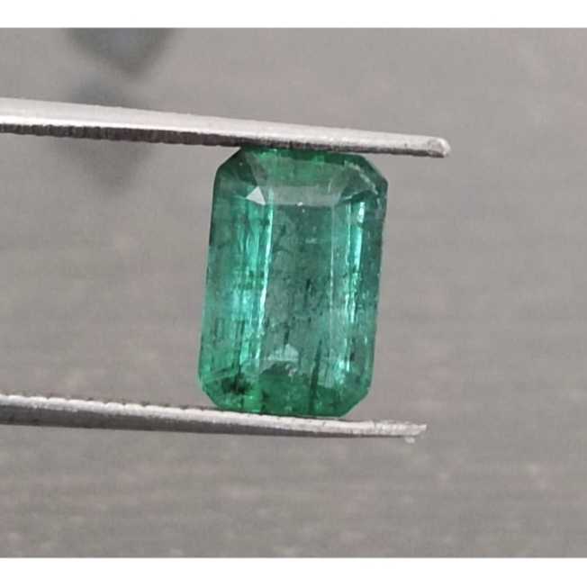 1.68ct higher medium green color octagon cut emerald stone/