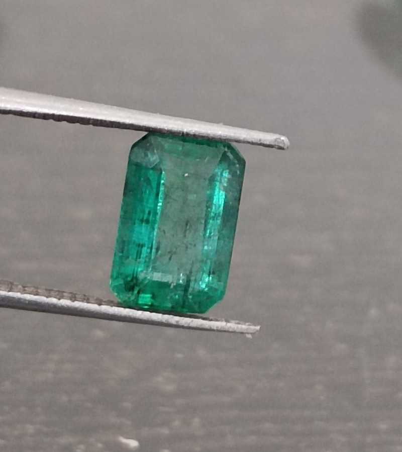 1.68ct higher medium green color octagon cut emerald stone