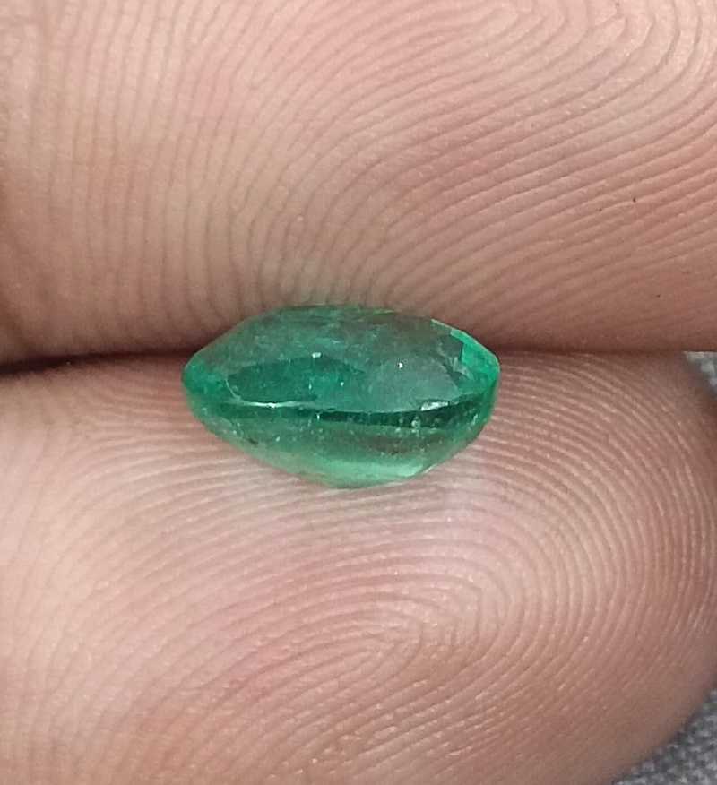 1.90ct GSI certified spring green color oval shape Swat valley emerald gemstone 