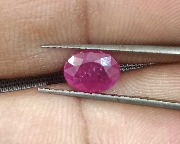 1.07ct unheated oval cut Mozambique ruby gemstone 