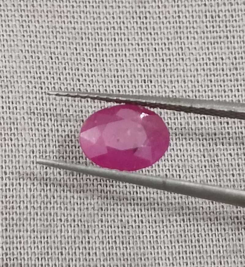 1.07ct unheated oval cut Mozambique ruby gemstone 