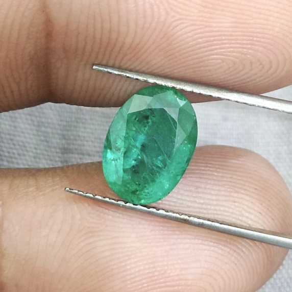 2.43ct medium green oval cut Swat emerald gemstone 