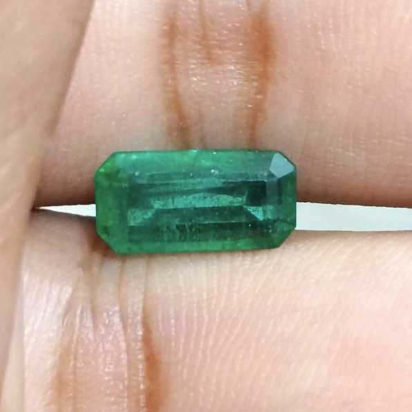 3.60ct GSI certified medium green octagon step cut buguette  emerald 