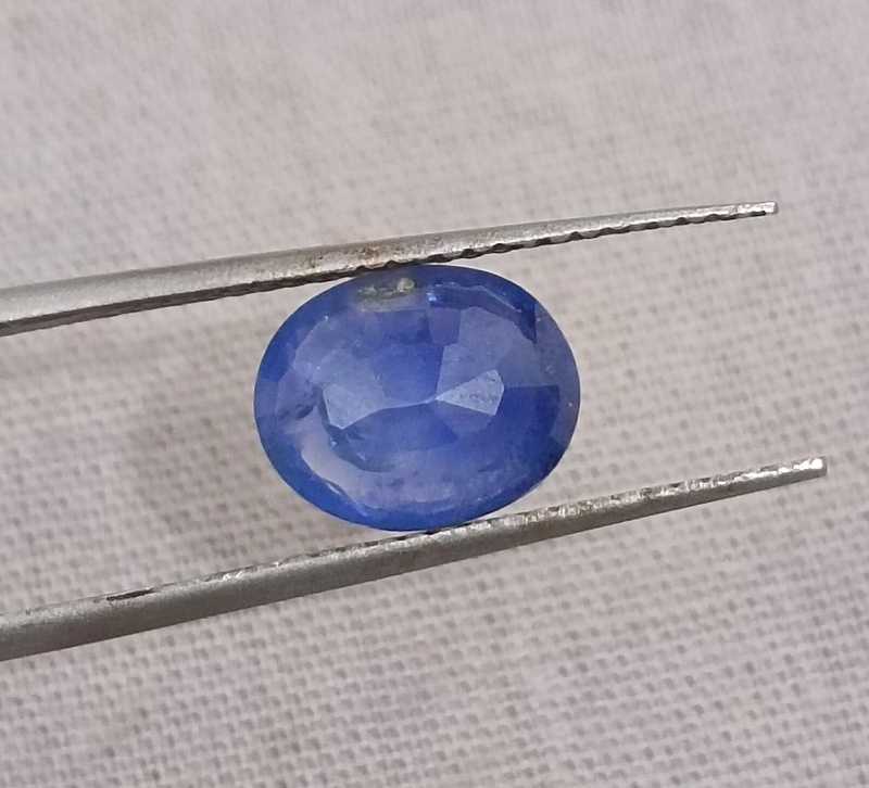 2.27ct GSI certified Ceylon oval cut deep blue sapphire H