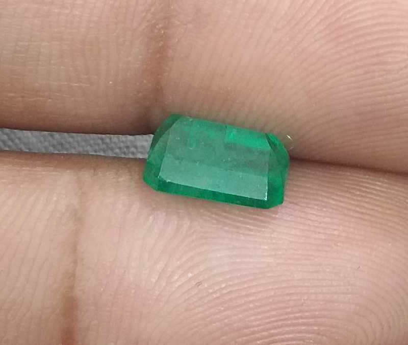 1.87ct golden green color octagon cut Swat emerald gemstone 