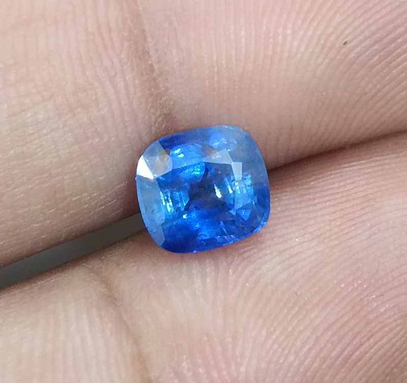 2.25ct GSI certified cushion cut Ceylon royal blue sapphire gem H