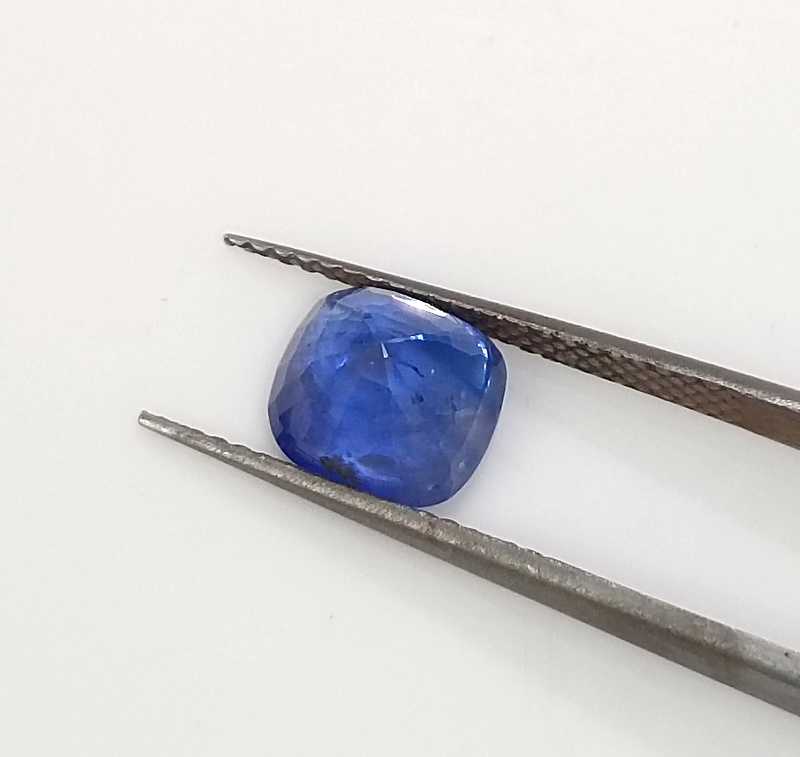 2.25ct GSI certified cushion cut Ceylon royal blue sapphire gem H