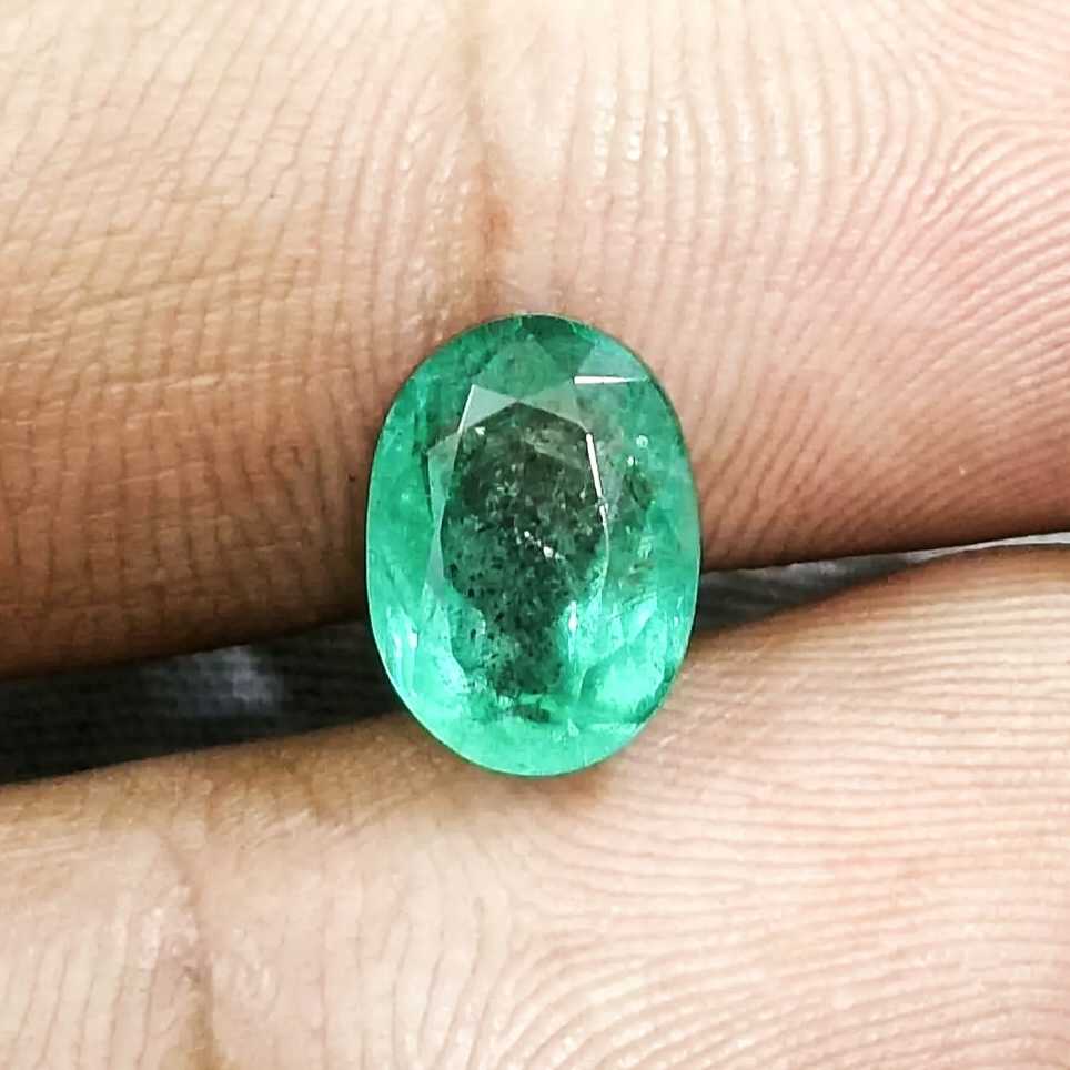 2.67ct GSI certified bright medium green oval cut emerald gemstone /