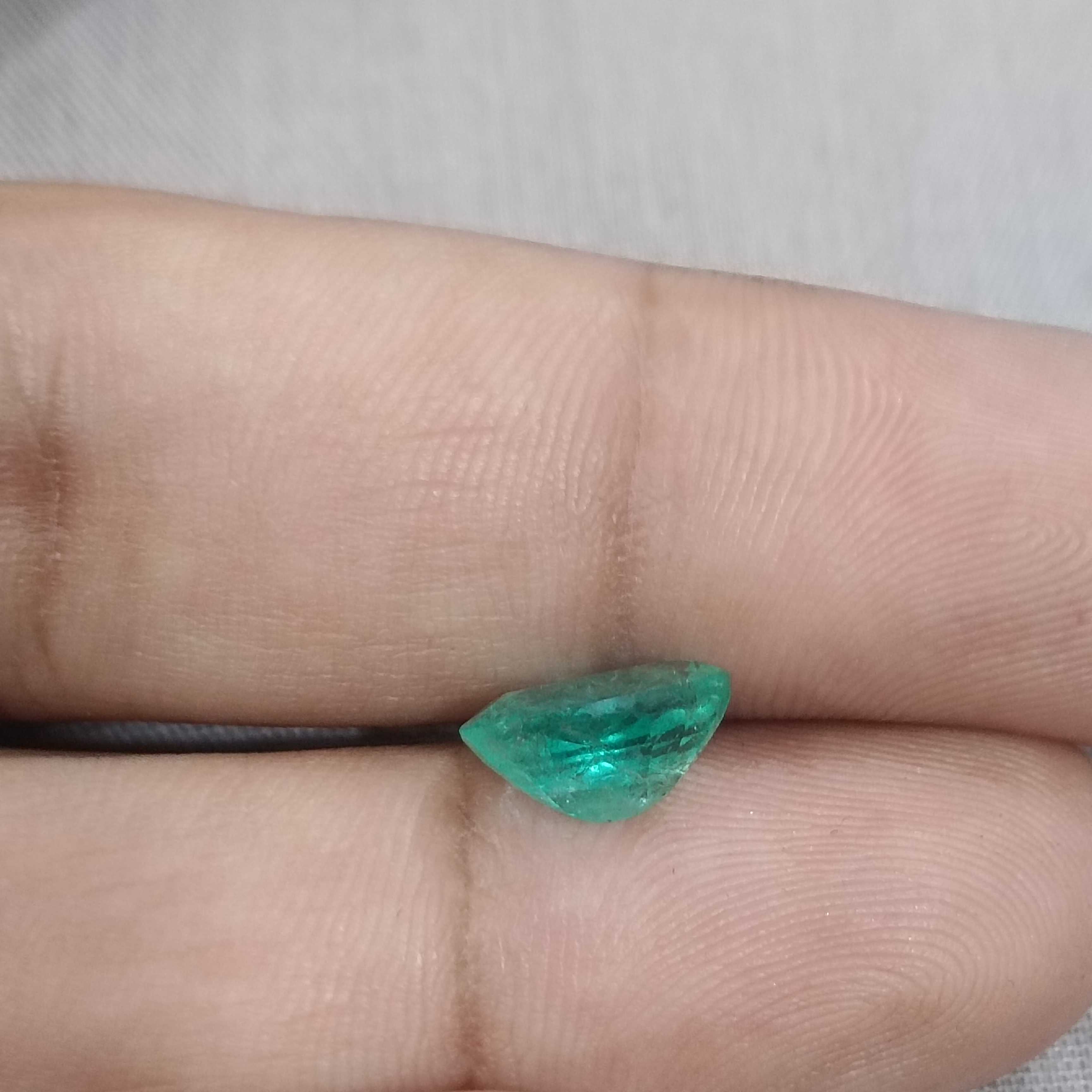 2.76ct bright sea foam green oval shape Russian emerald gemstone 