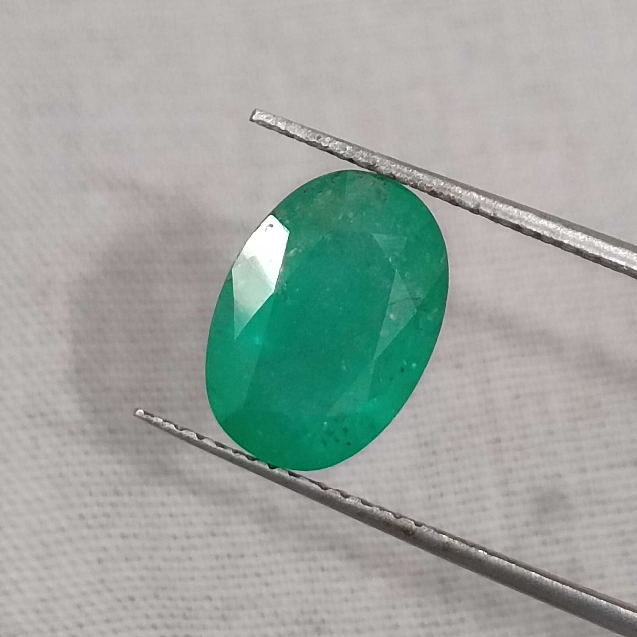 2.48ct medium grass green oval cut  Pakistan origin emerald stone/