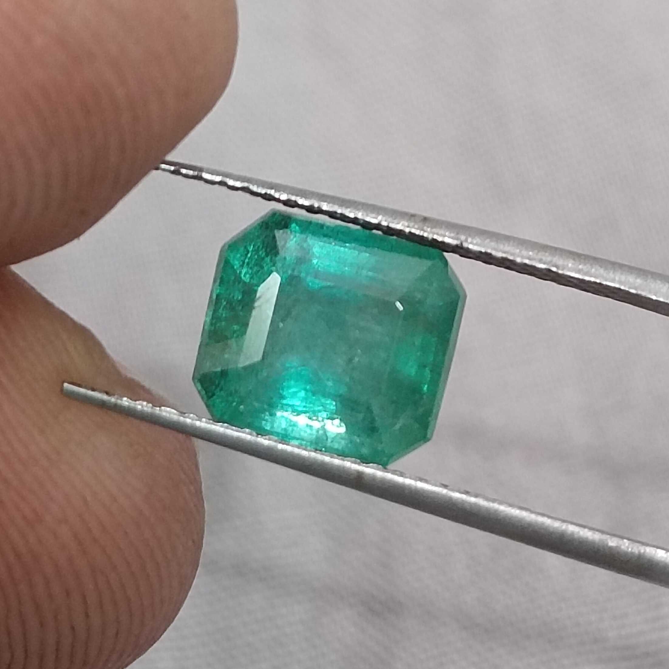 2.90ct medium green octagon cut Zambian emerald stone/