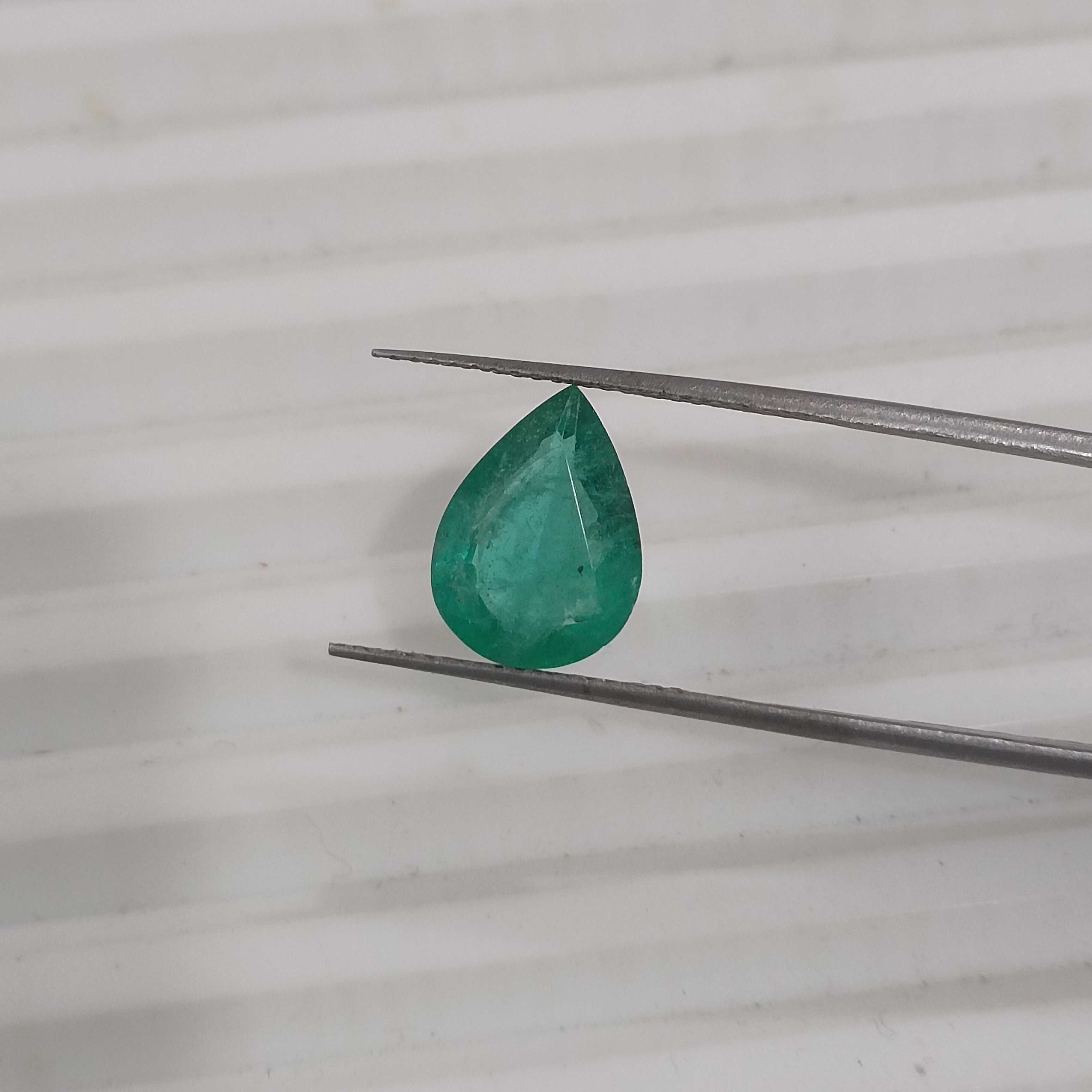 2.55ct GSI certified bright medium kelly green pear shape emerald gemstone 