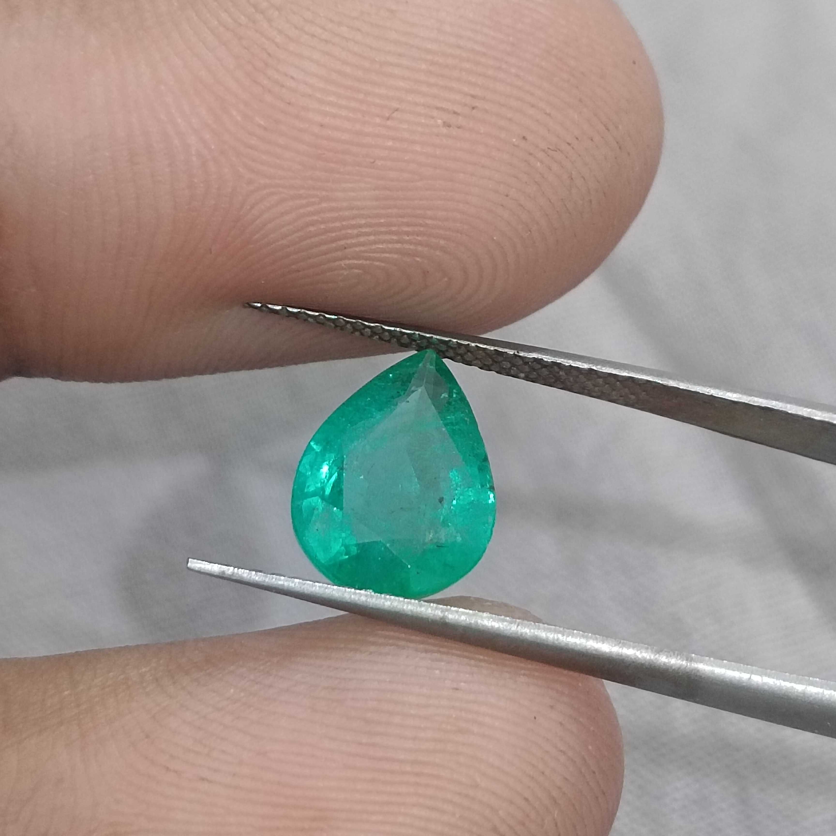 2.55ct GSI certified bright medium kelly green pear shape emerald gemstone 