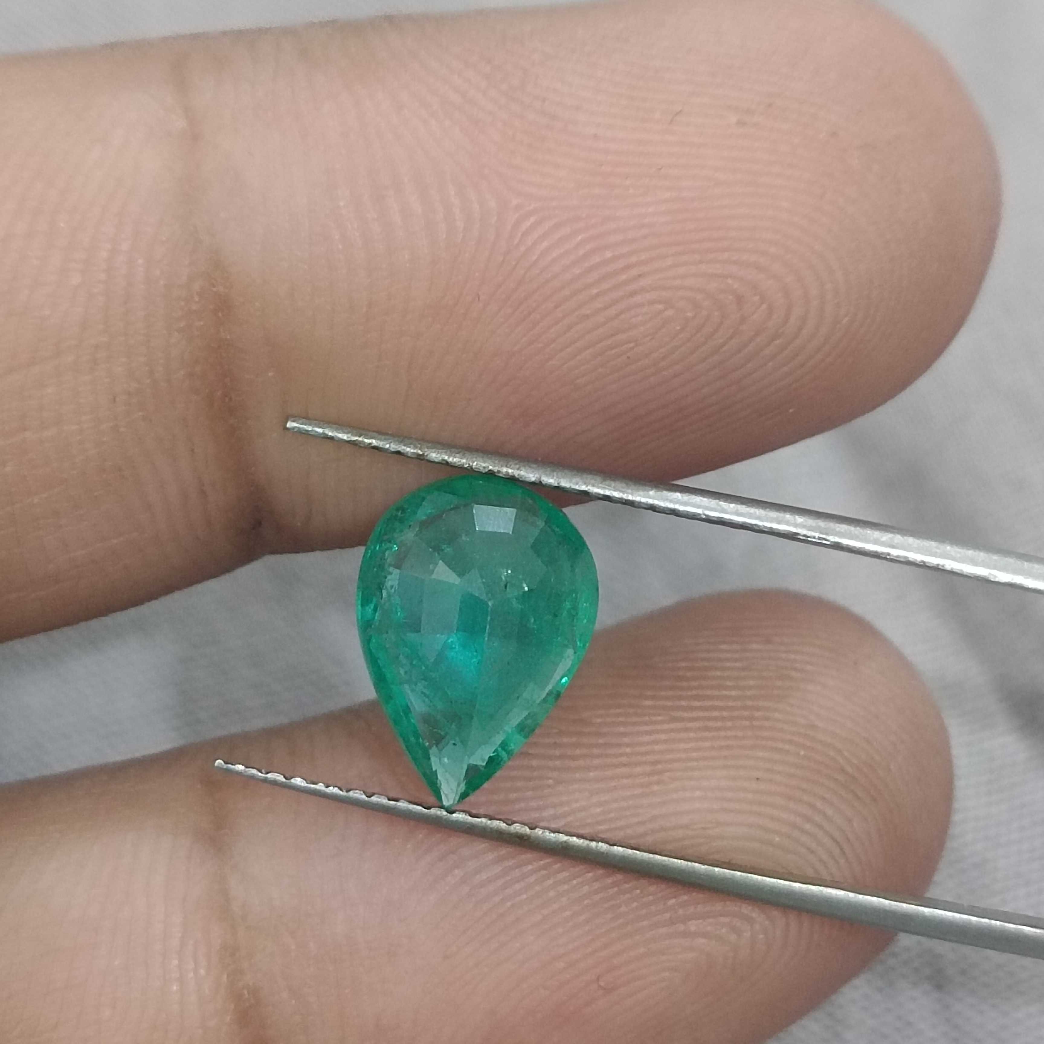 2.55ct GSI certified bright medium kelly green pear shape emerald gemstone 