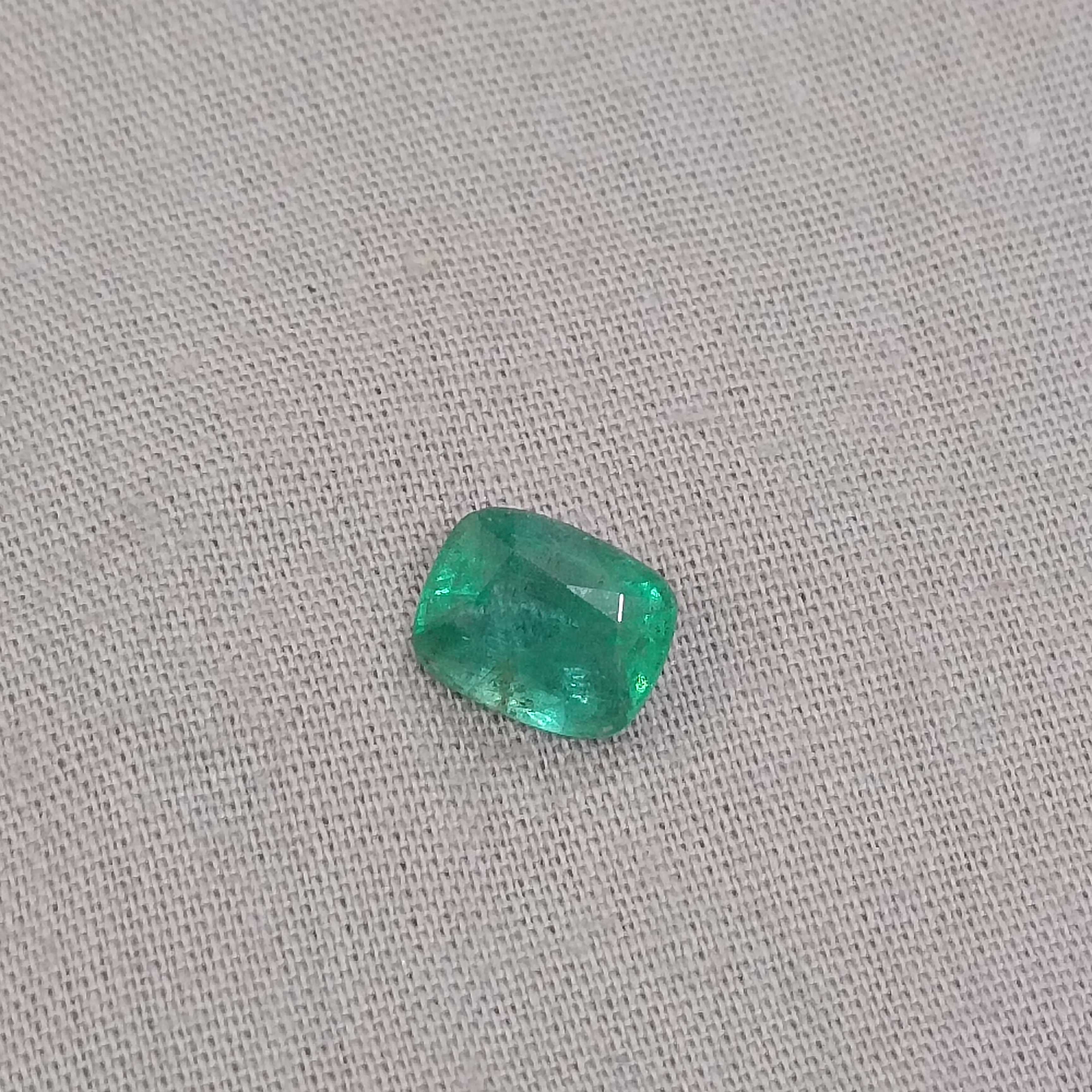 1.66ct GSI certified kelly green cushion cut emerald gemstone 